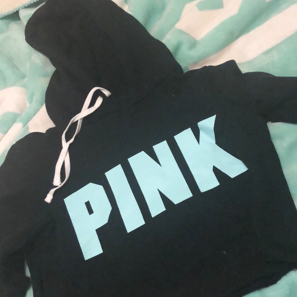Victoria’s Secret PINK long sleeve crop with hood